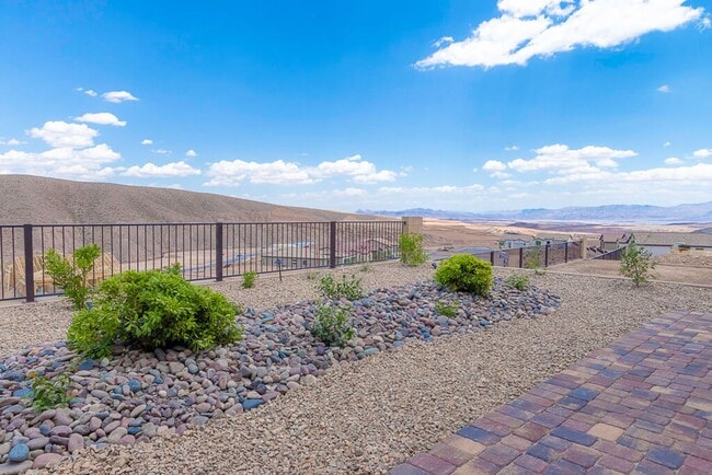 Building Photo - SINGLE STORY HOME IN GATED DEL WEBB AT LAK...
