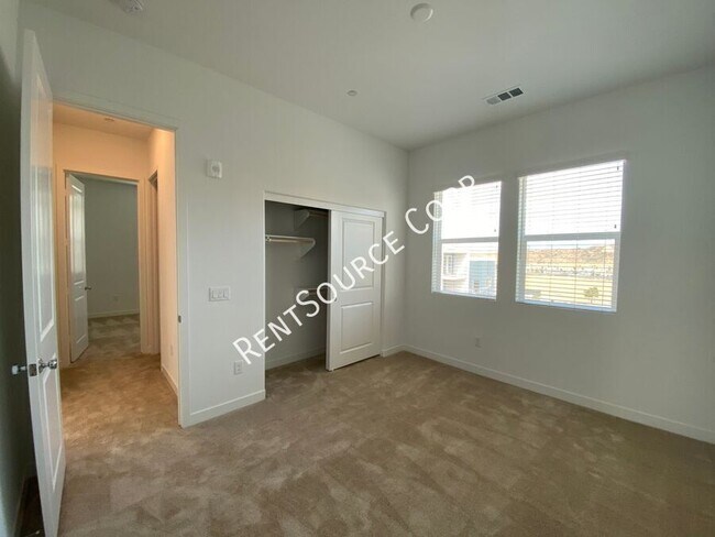 Building Photo - 26955 W Prospector Rd
