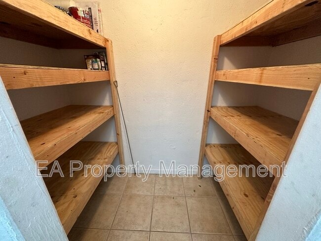 Building Photo - 3524 Cuervo Dr NE