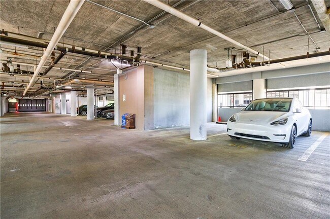 Building Photo - 2161 Peachtree Rd NE