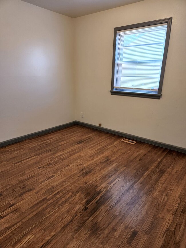 Building Photo - Cute Ranch-Style Home On Oversized Corner ...