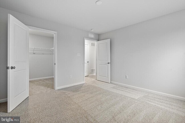 Building Photo - 54 Roberta Wy.