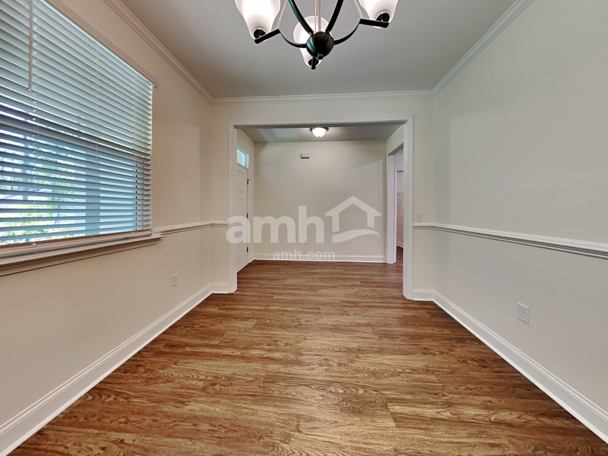 Building Photo - 219 Swan Dr