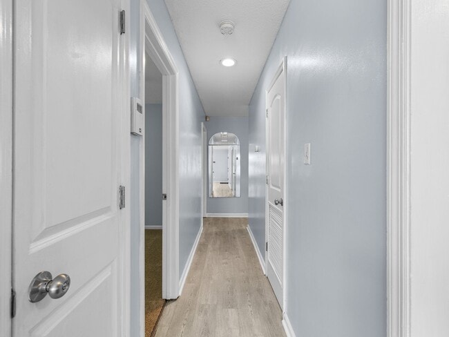 Building Photo - Beautiful 4 Bedroom Home with Bonus Room and Fenced Yard