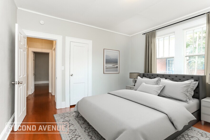 Building Photo - 6580 Sunset Dr