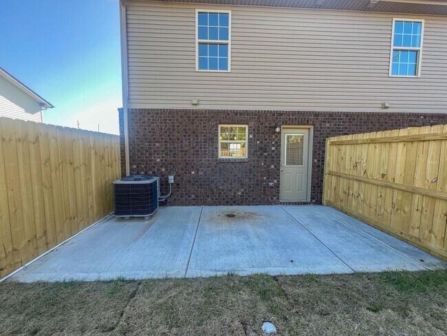 Building Photo - 1130 Pembroke Oak Grove Rd