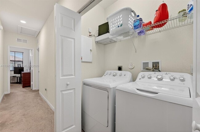 Building Photo - 6978 Broadland Wy