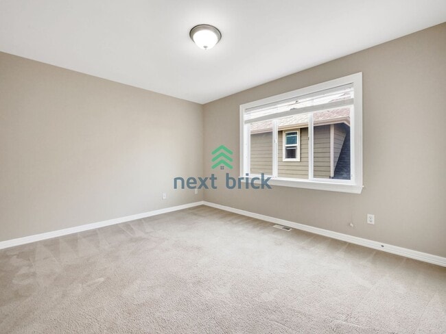 Building Photo - Stunning 4bed/2.5bath Norris Home with a V...