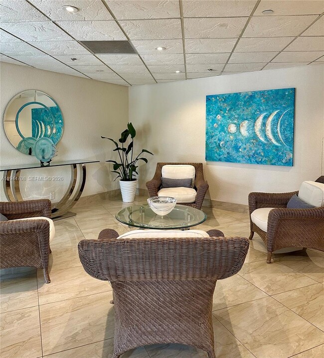 Building Photo - 5420 N Ocean Dr