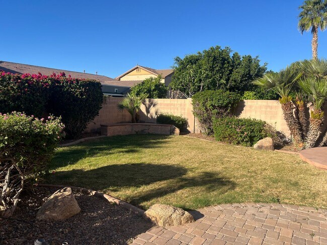 Building Photo - 14361 W Maui Ln