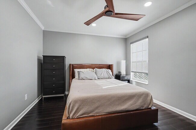 Building Photo - 6600 Gentle Ben Cir