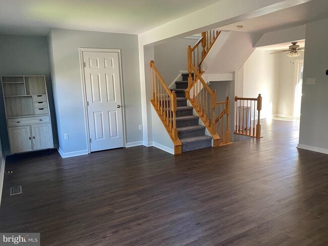 Building Photo - 108 Monet Cir