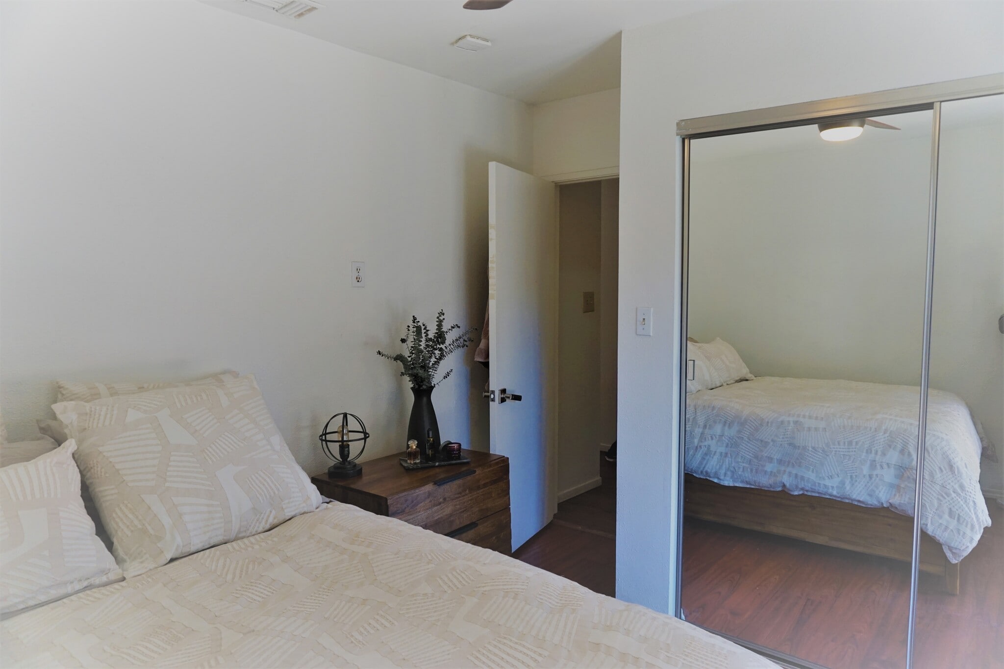 Building Photo - 3829 Glenfeliz Boulevard