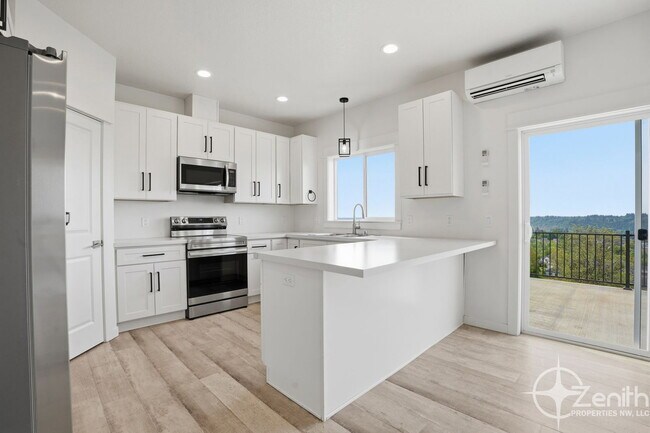 Building Photo - 2015 NE North Fork Ave