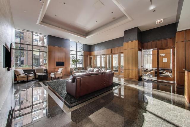 Building Photo - 420 E Waterside Dr