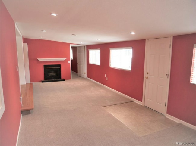 Building Photo - 516 Elmira St