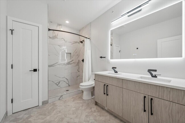 Building Photo - 614 Pallas St