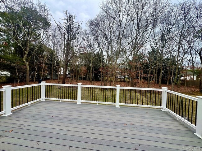 Building Photo - 7 Deborah Dr