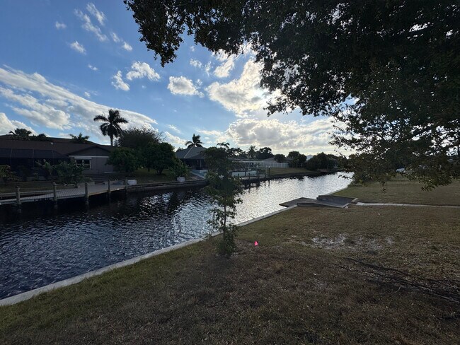 Building Photo - 1882 Coral Point Dr