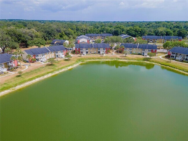 Building Photo - 203 Lake Parsons Green