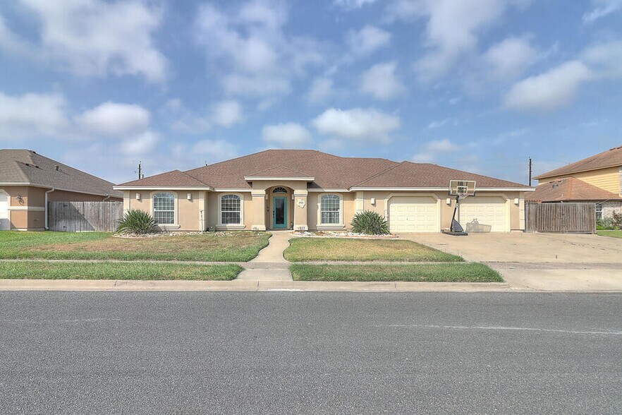 Primary Photo - 7326 Aborigine St