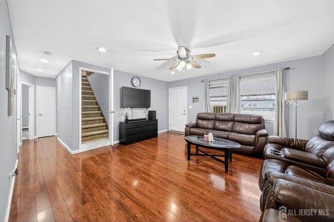 Building Photo - 80 Poplar St