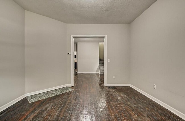 Building Photo - 417 N State Ave