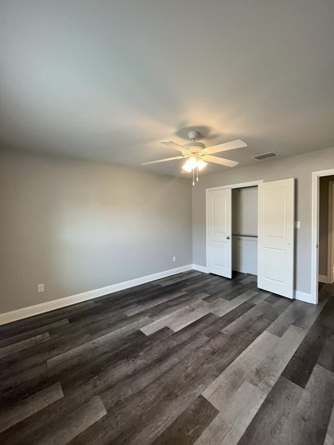 Building Photo - Magnolia Park #10742