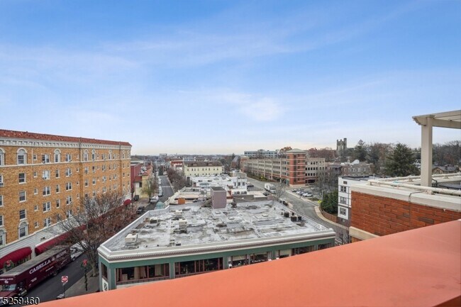 Building Photo - 48 S Park St
