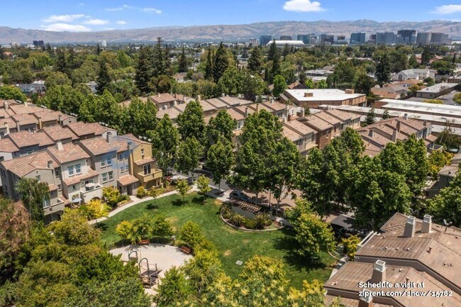 Building Photo - 4 Muller Pl