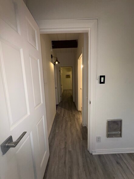 Building Photo - 12014 Kling St