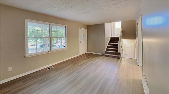 Building Photo - 321 Tarragon Way SW