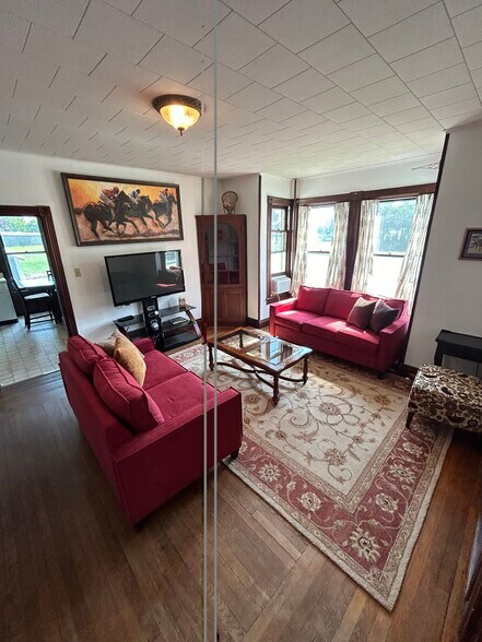 Building Photo - 223 Union Ave