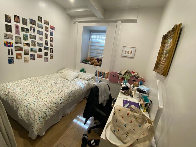 Building Photo - Spacious 3 Bed / 2 Bath | In-Unit Laundry | Fort Hill | 9/1