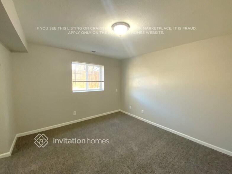 Building Photo - 16955 E Temple Pl