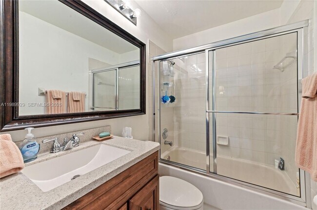 Building Photo - 401 Sabal Palm Ln