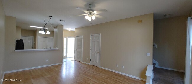 Building Photo - 537 Scrub Jay Dr