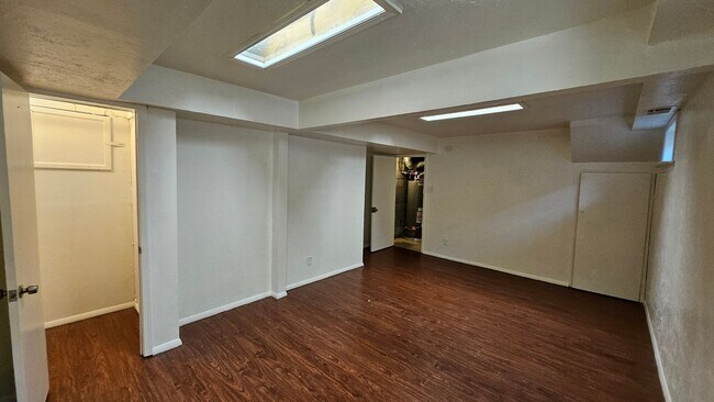 Building Photo - 4600 Mountain Rd NE