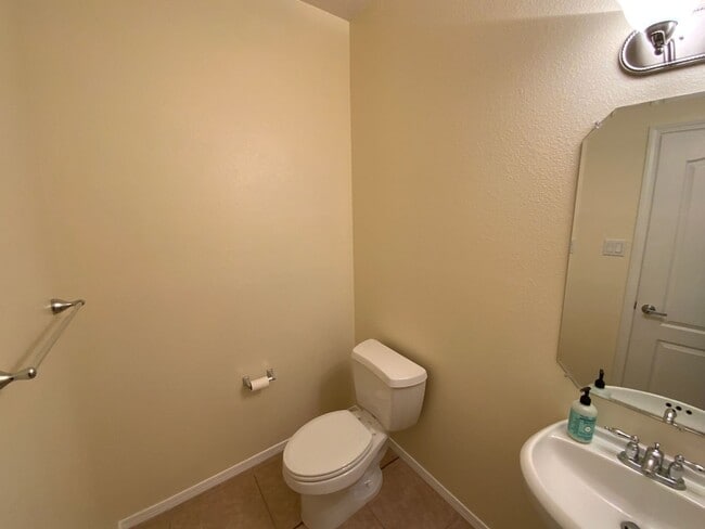 Building Photo - 4 Bedroom Single Story Home Available Near...