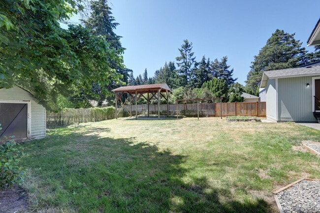 Building Photo - Cozy 3-bedroom 2 baths in Kirkland.