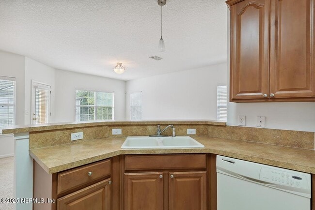 Building Photo - 7202 Deerfoot Cir