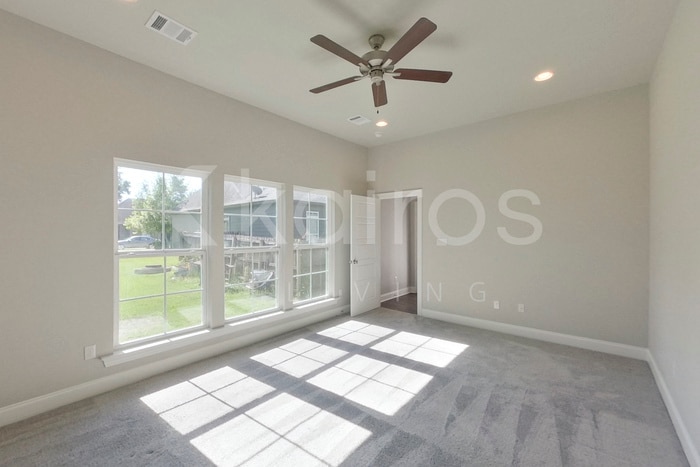 Building Photo - 6405 Roux Dr
