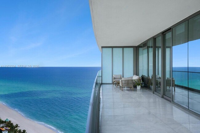 Building Photo - 18975 Collins Ave