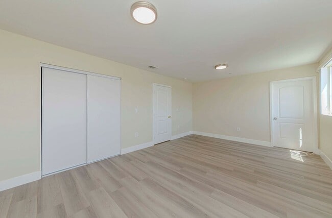 Building Photo - 8711 McKinley Pl