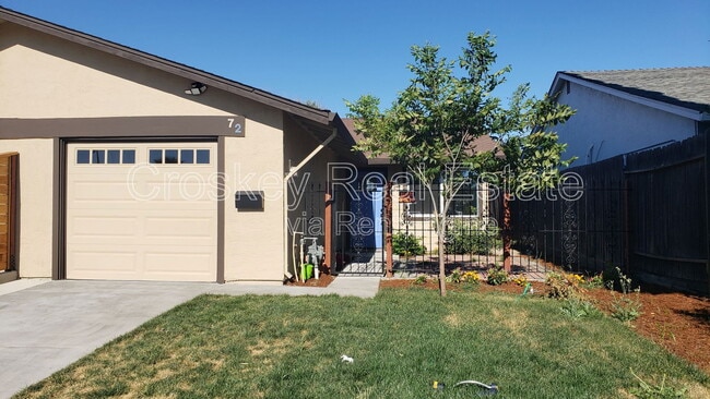 Primary Photo - 72 Amelia Way