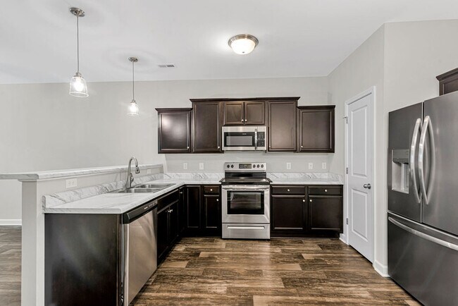 Building Photo - 10 Jaydn Dr W