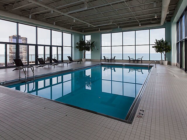 Building Photo - 450 E Waterside Dr