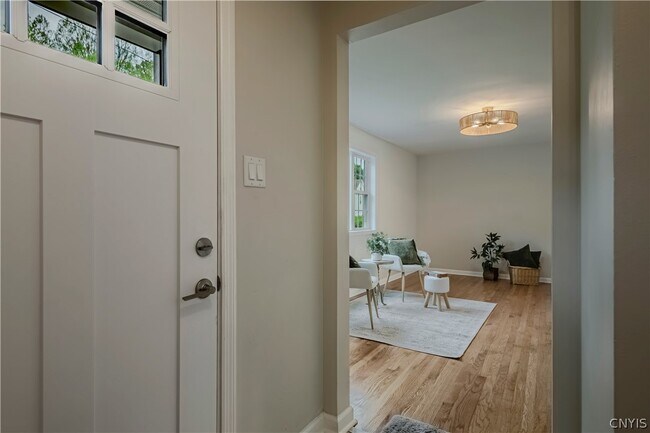 Building Photo - 8 Terrace Hill Dr
