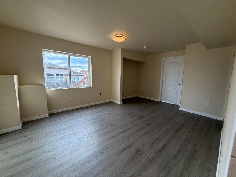 Building Photo - 7653 Canyon Oak Dr