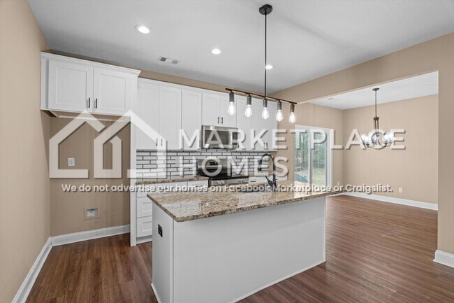 Building Photo - 108 James St